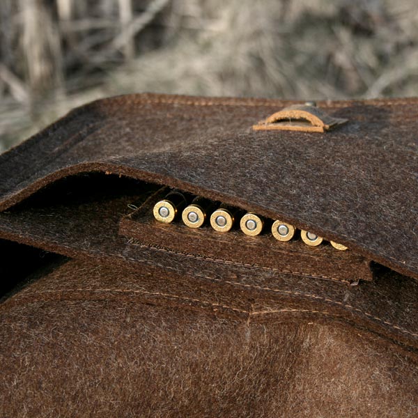Jagdtasche aus Wollfilz und Leder