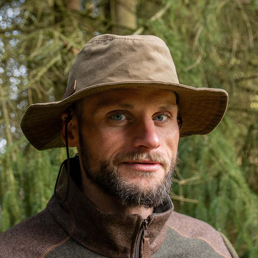 Outdoor-Hut "Wetterretter" aus Waxcotton