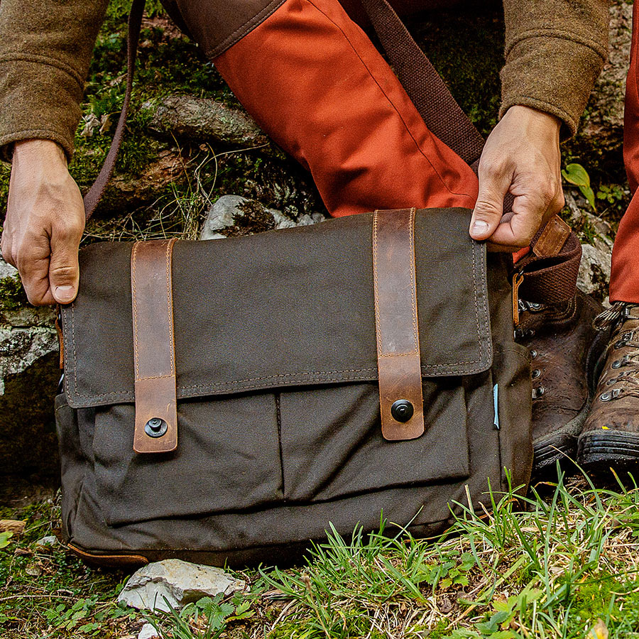 STEINKAUZ-Waxed Cotton Tasche "Fischland" oliv