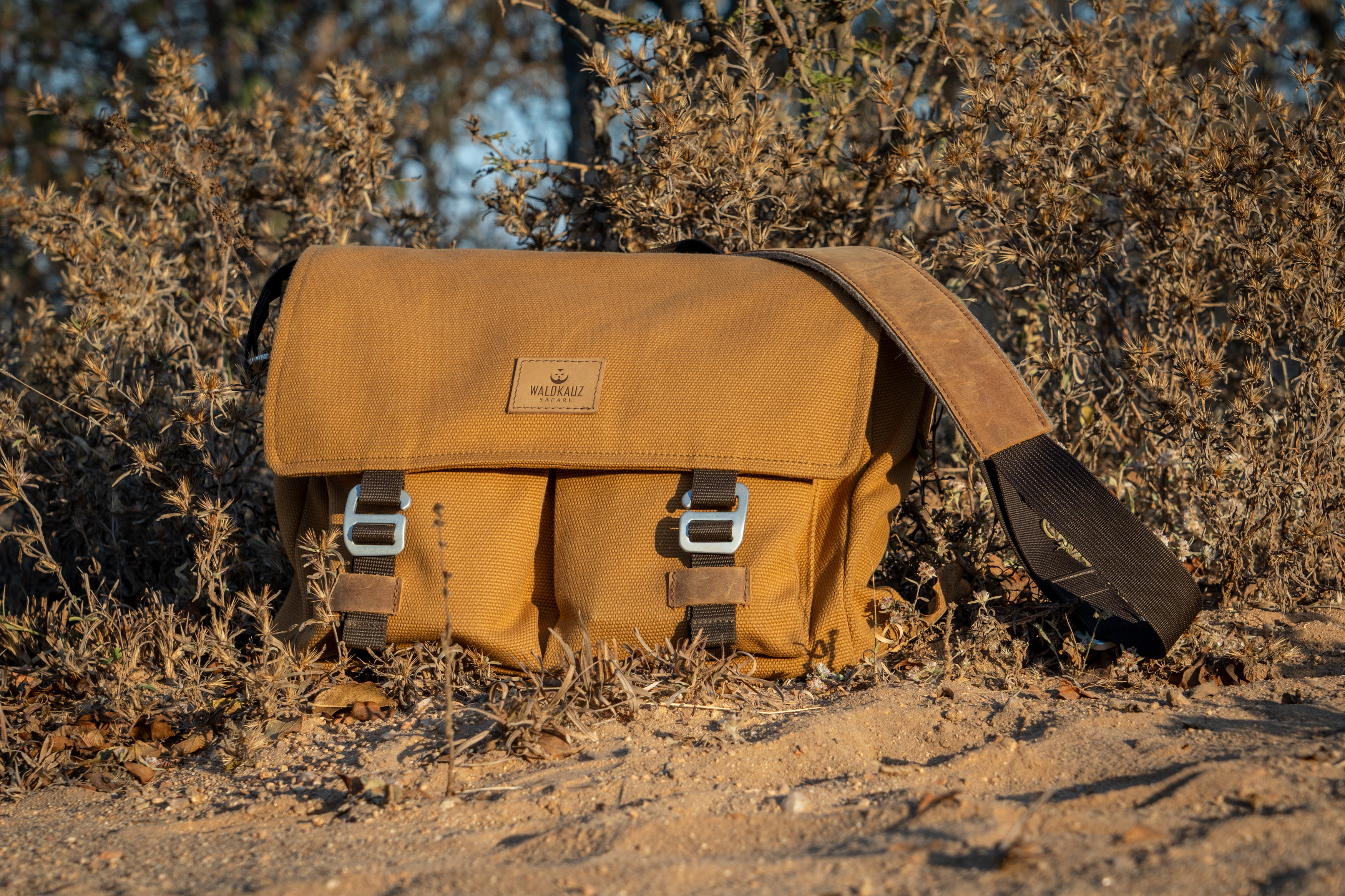 Explorer Bag aus Canvas und Leder - Desert Sand