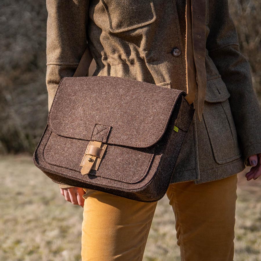 Jagdtasche aus Wollfilz und Leder