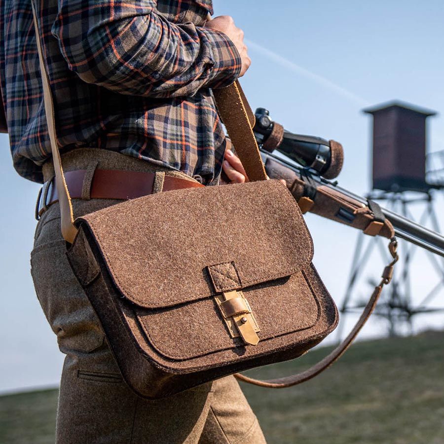 Jagdtasche aus Wollfilz und Leder